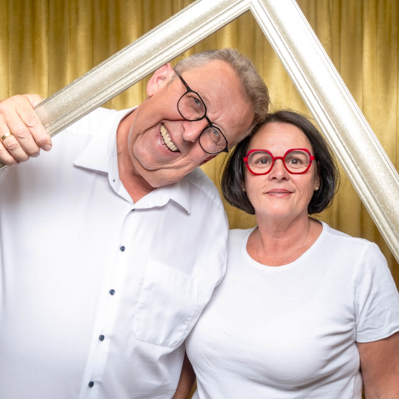 Evelyn und Herbert Enzenhofer mit weißem Rahmen